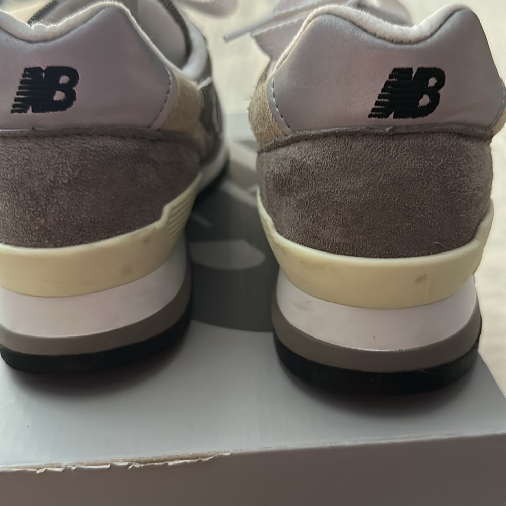 Unisex New Balance | 996 Sneakers | 5.5M/6.5W - Picture 13 of 16